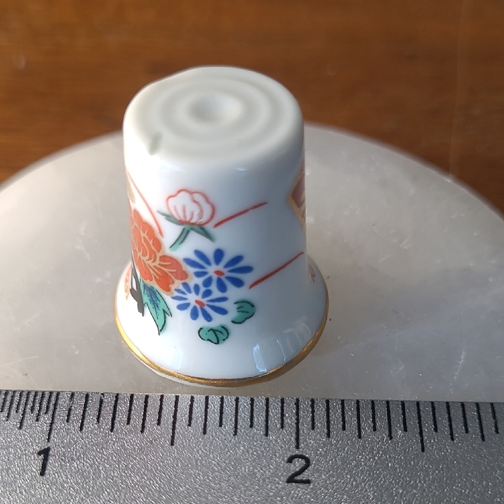 Decorative Thimble with Asian Script - Picture 4 of 6